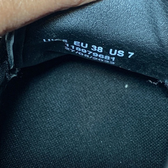 ASOS Design chunky heel shoes sz 7 black - Picture 9 of 13